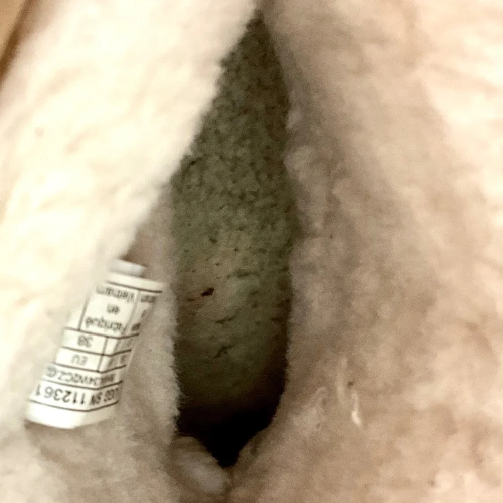 UGG Classic Spots Metallic Shimmery fur lined Snow Winter Boot Women’s Sz 6 - Picture 16 of 16